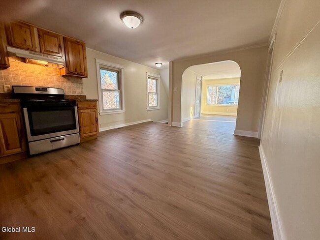 Building Photo - 314 Main St