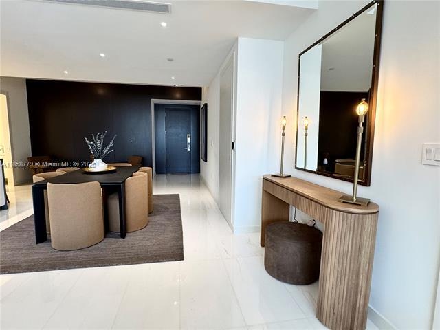 Building Photo - 300 Biscayne Boulevard Way