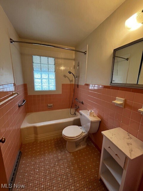 Building Photo - 32 Orchard Dr