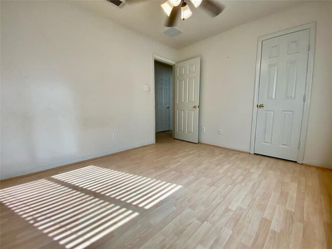 Building Photo - 9414 Glendown Ln