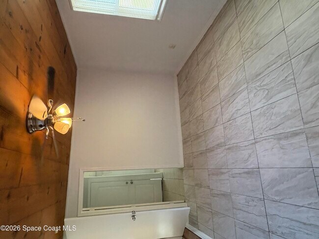 Building Photo - 313 Oleander Pl