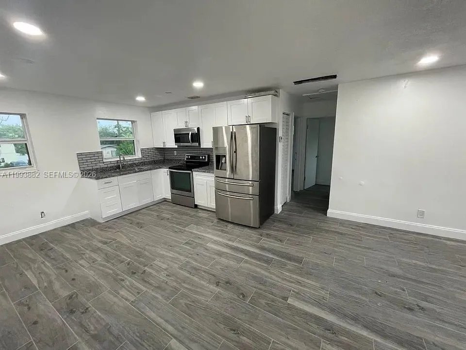 Building Photo - 3906 SW 12th Ct