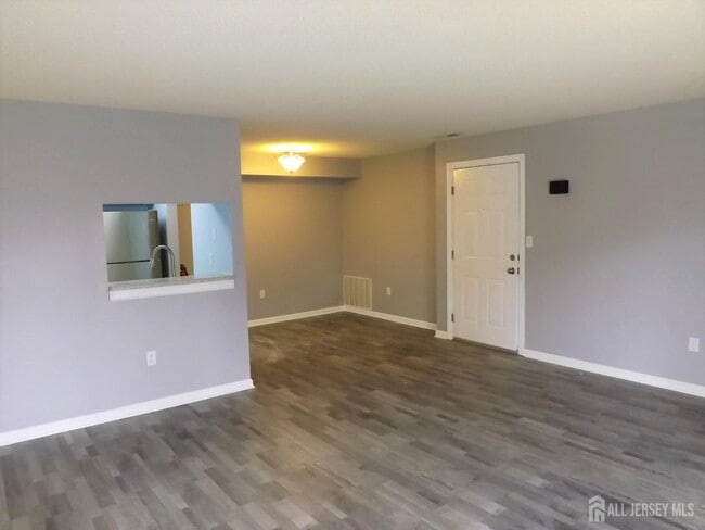 Building Photo - 5023 Ravens Crest Dr