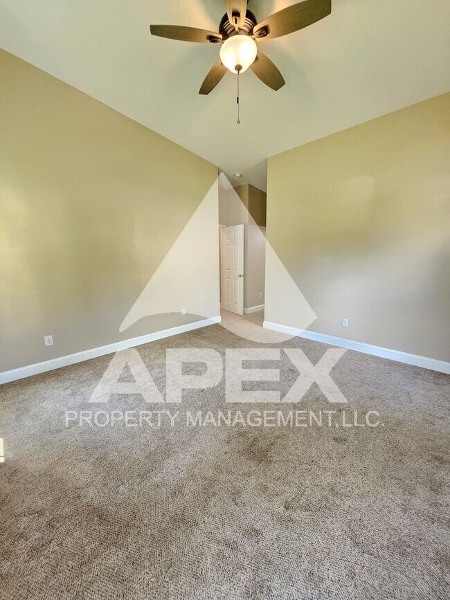 Building Photo - Contemporary Ranch Style 3Bd – 2Ba Single ...