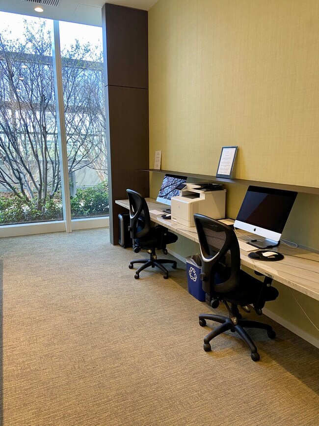 Building Photo - 889 Francisco St