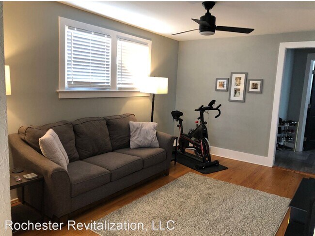 Building Photo - 2 br, 1 bath House - 288 Congress Ave