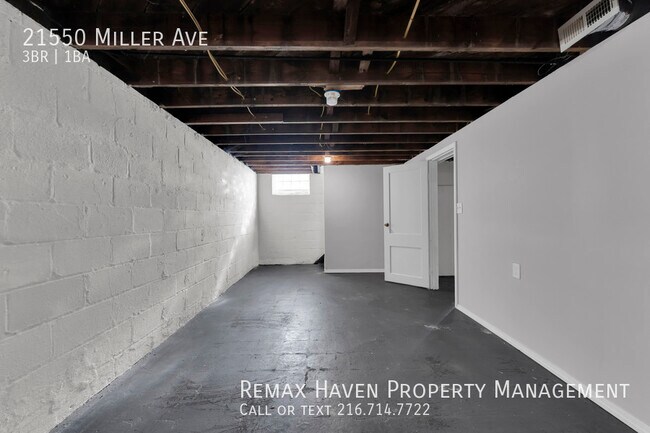 Building Photo - 21550 Miller Ave