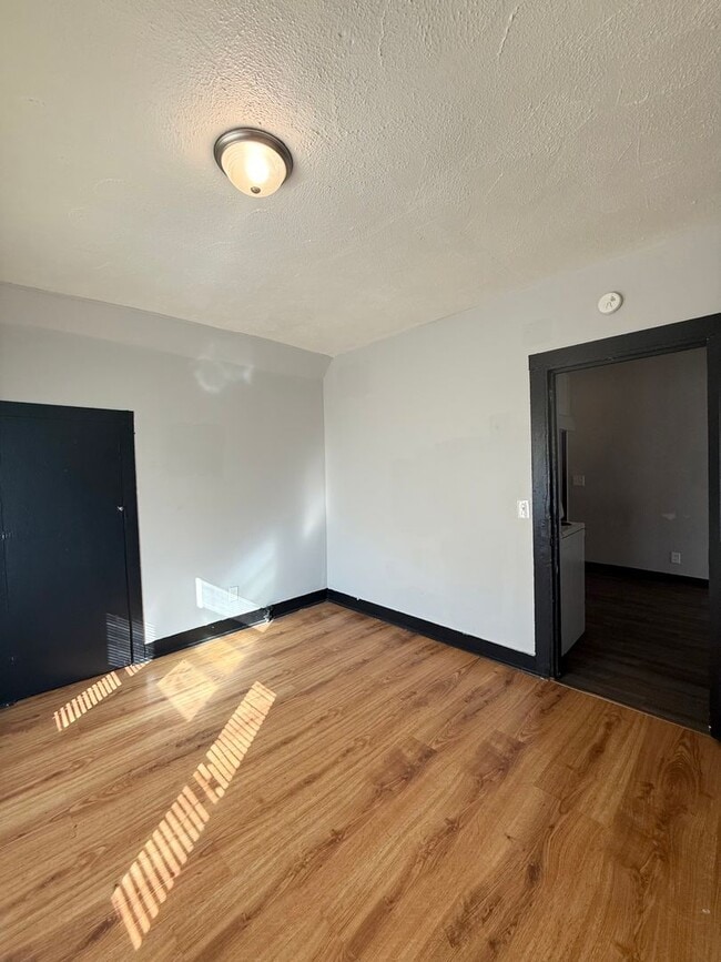 Building Photo - 1336 S 30th Ave