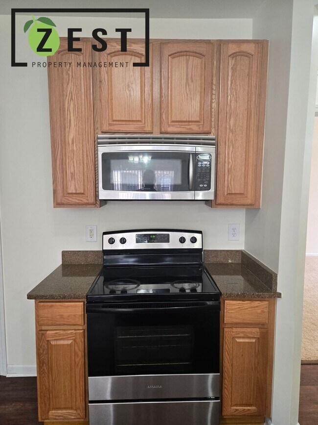 Building Photo - OPEN HOUSE- 5/6! 4PM-430PM! First floor 2 Bed 2 Bath Condo with tons of amenities!