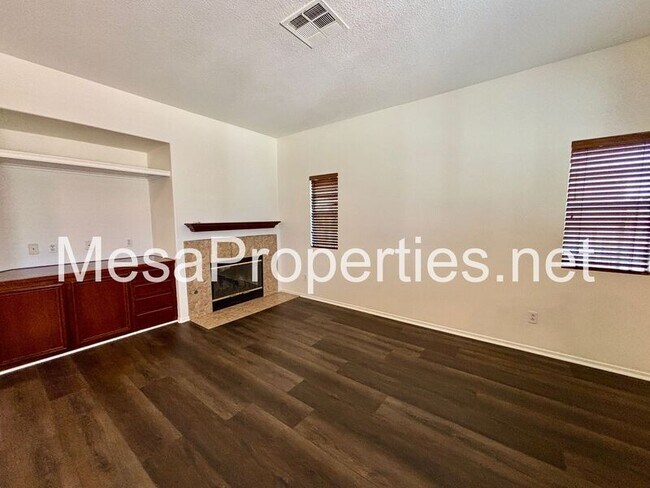 Building Photo - 14350 Jackrabbit Ln