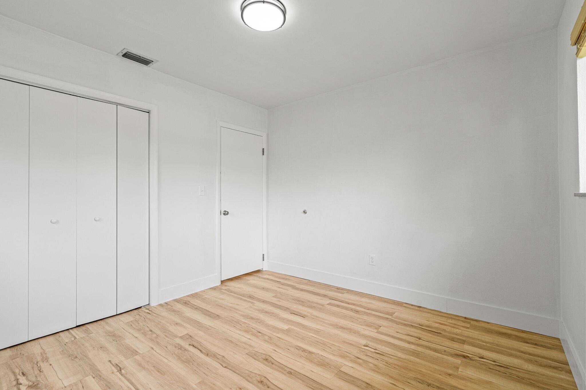 Building Photo - 5110 SW 106th Ave