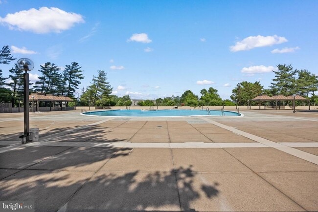 Building Photo - 3701 S George Mason Dr