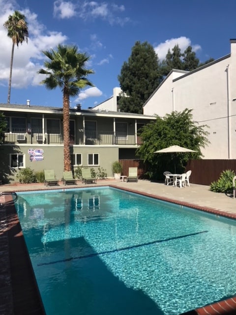 11927 Pool - Magnolia Apartments