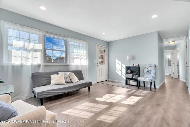 Building Photo - 318 Bellanca Rd