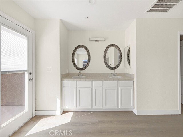 Building Photo - 2575 Rale Dr