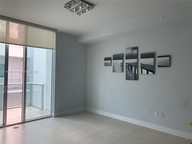 Building Photo - 720 NE 62nd St