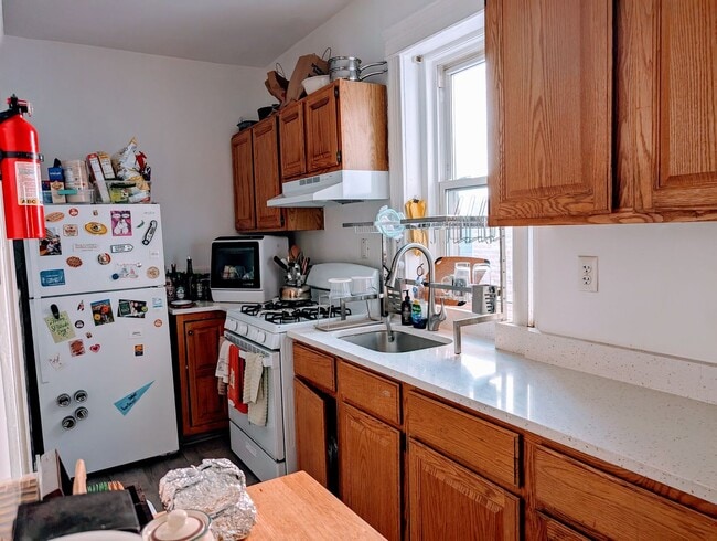 Building Photo - 9 Fuller St