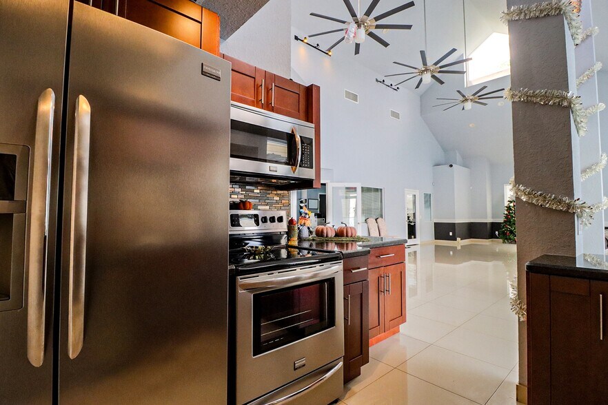 Building Photo - 3453 NW 44th St