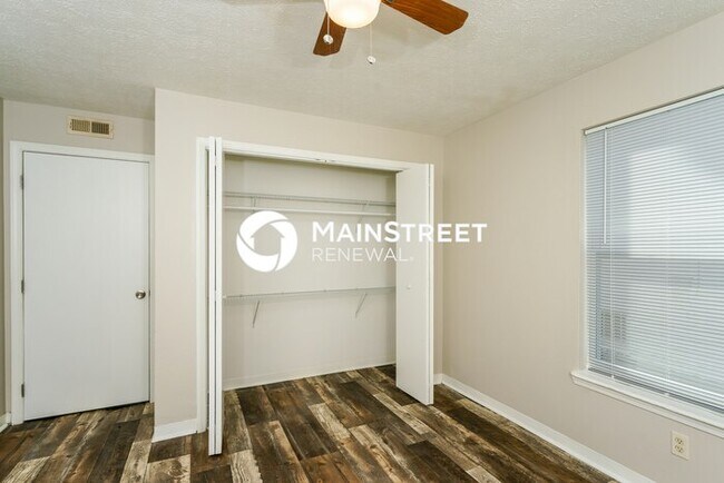 Building Photo - 3 Bedroom Pet-Friendly Home in Louisville,...