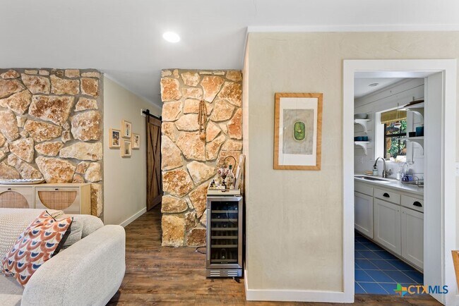 Building Photo - 202 Leveritts Loop