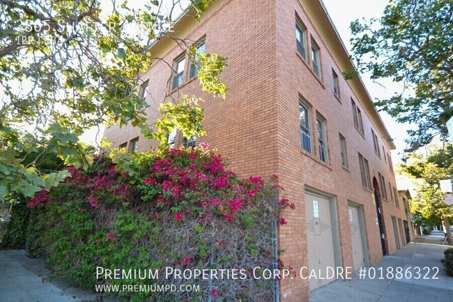 Building Photo - 3805 Shafter Ave
