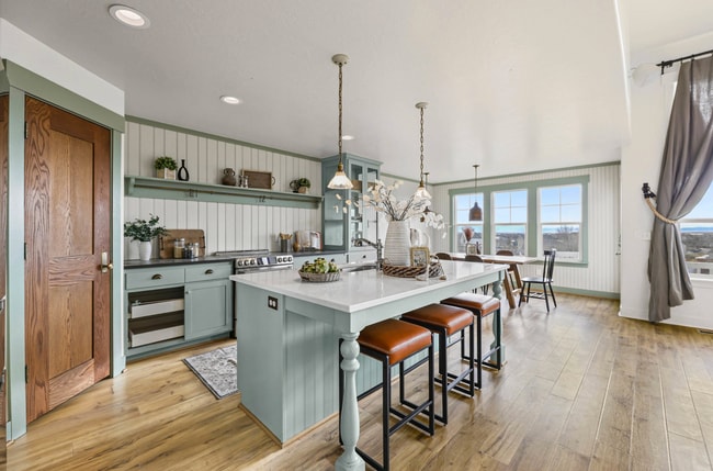 Building Photo - Beautiful 6-Bedroom Home in Eagle Mountain!