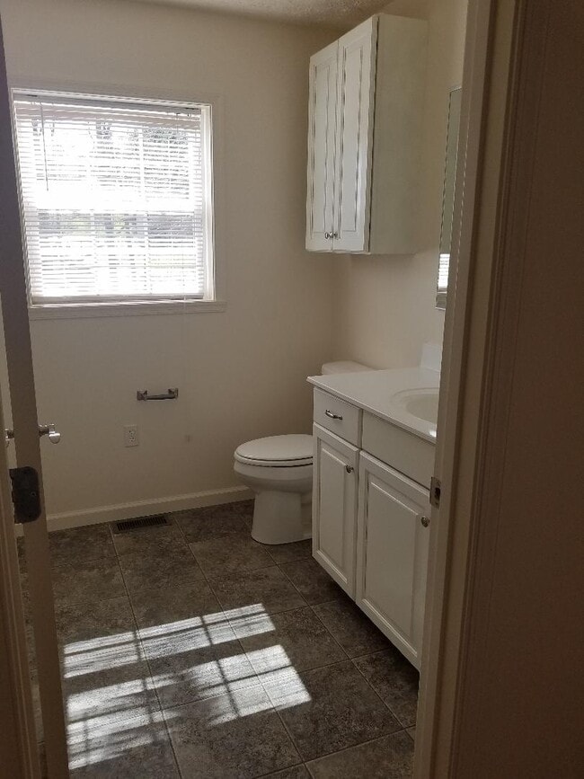 Building Photo - 28 Holler Rd