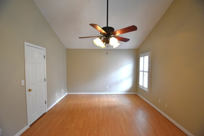 Building Photo - 2106 Glenellen Dr NW