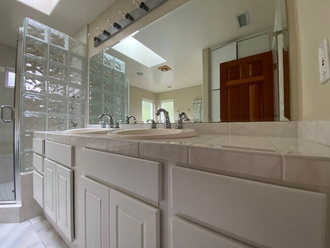 Building Photo - 3BR 3BA home, located in beautiful Solana Beach! Spacious layout with lush landscape