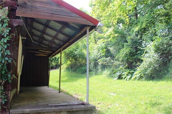 Building Photo - 97 Wonsettler Rd