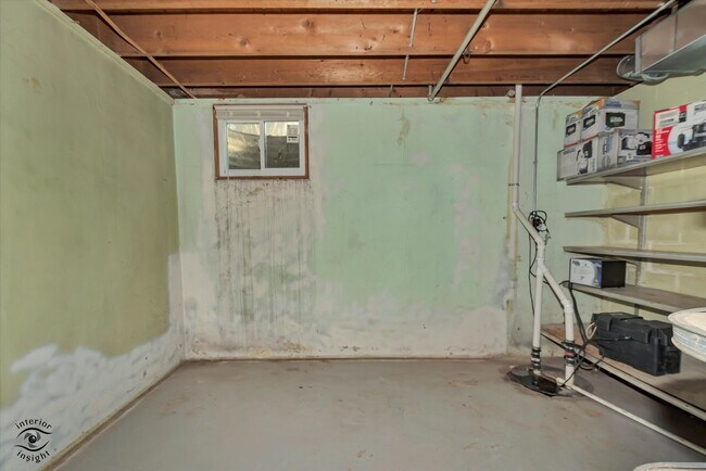 Building Photo - 644 S Calumet Ave