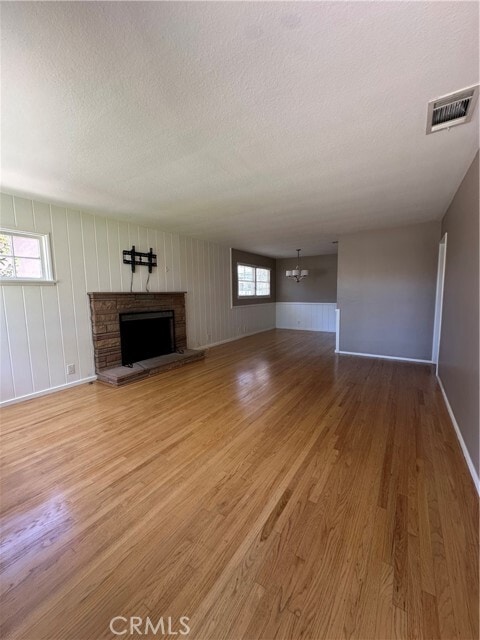 Building Photo - 1403 E Dana Pl