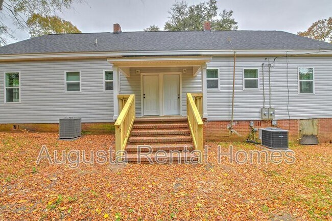 Building Photo - 206 N Hankinson St