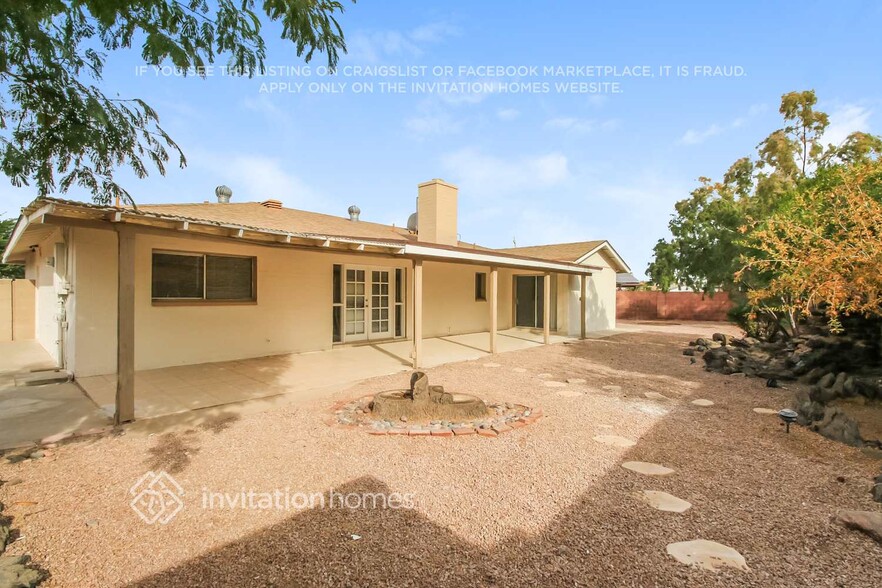 Building Photo - 2343 E Loma Vista Dr