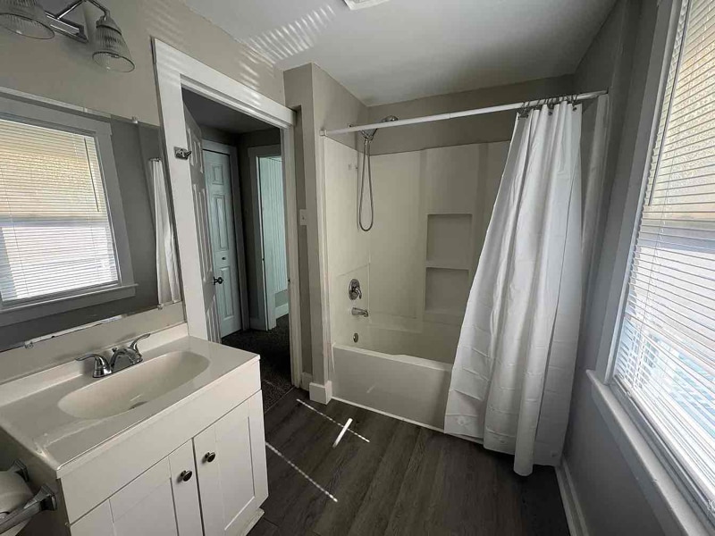 Building Photo - 223 Baker St