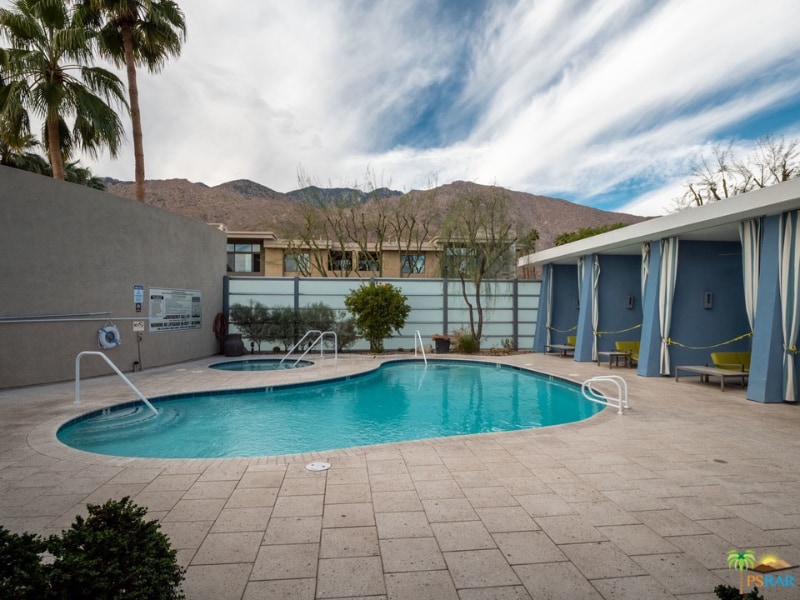 Building Photo - 1020 E Palm Canyon Dr