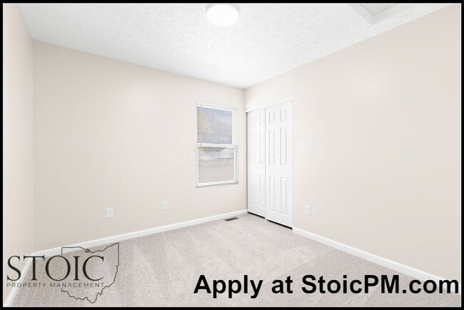 Building Photo - 1860 Meadowlawn Dr