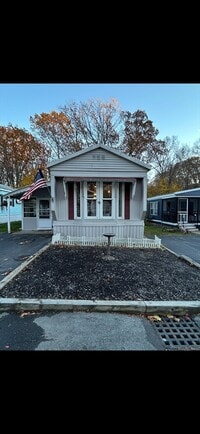 Building Photo - 100 Phelps St