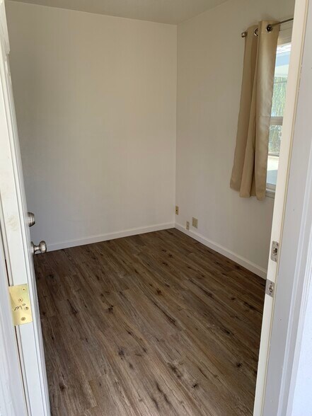 Building Photo - 3834 Stoddard Ave