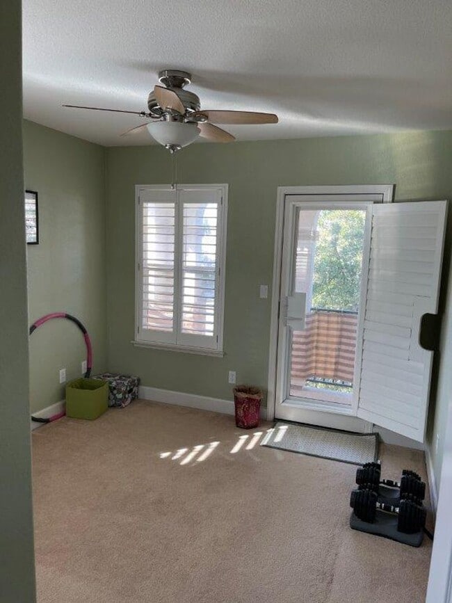 Building Photo - NEWER MODERN HOME BEHIND KAISER VACAVILLE *STAR RENTALS