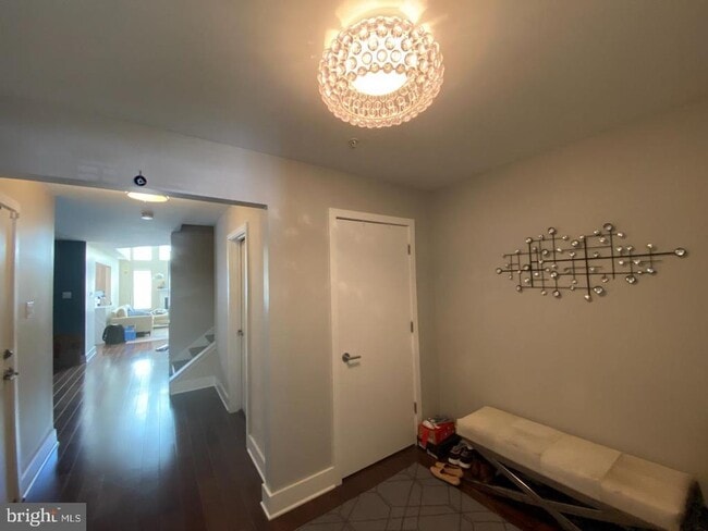 Building Photo - 805 Rosehill Dr