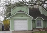 Building Photo - Charming 3 Bed / 2 Bath Home with Fenced Y...