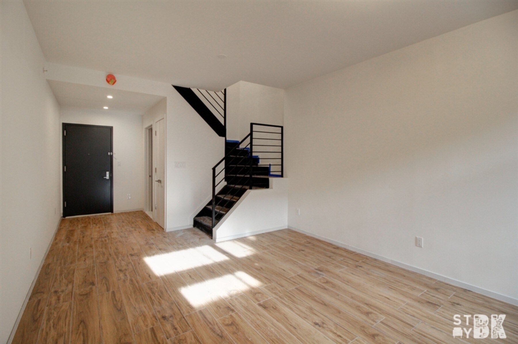 Building Photo - 610 Myrtle Ave