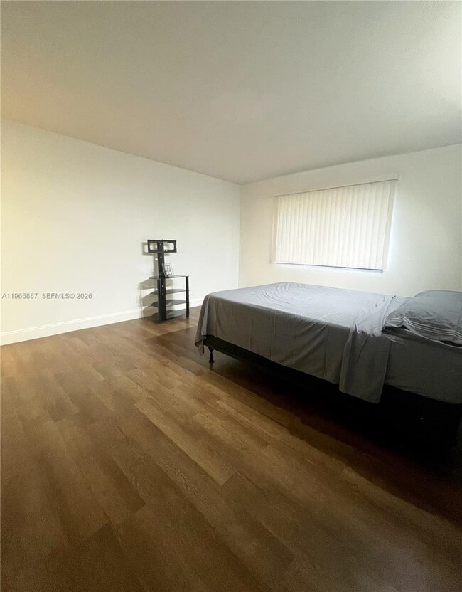 Building Photo - 16571 Blatt Blvd