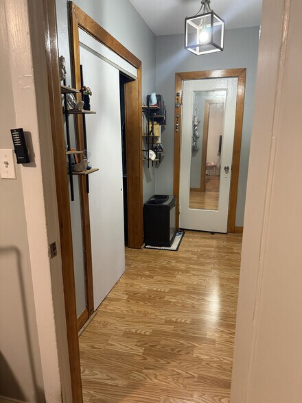 Building Photo - 1614 W Wallen Ave