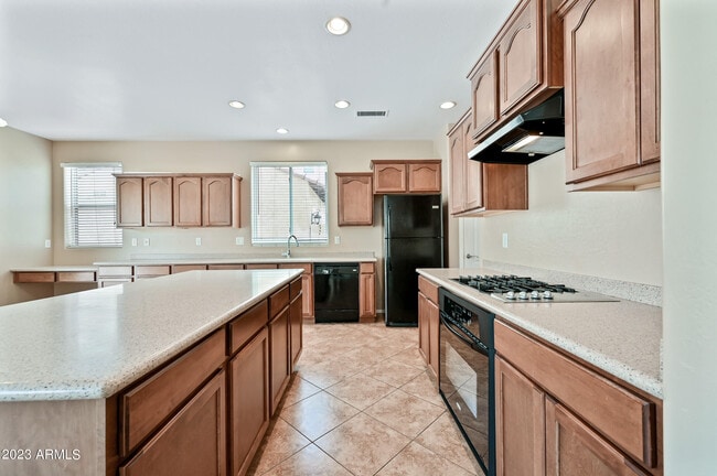 Building Photo - 1165 E Gail Dr