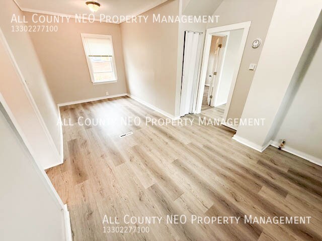 Building Photo - 21950 Miller Ave