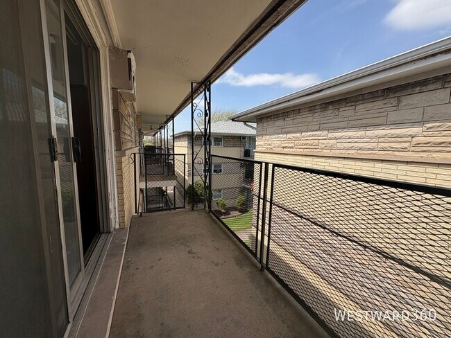 Building Photo - 1133 W 127th Pl