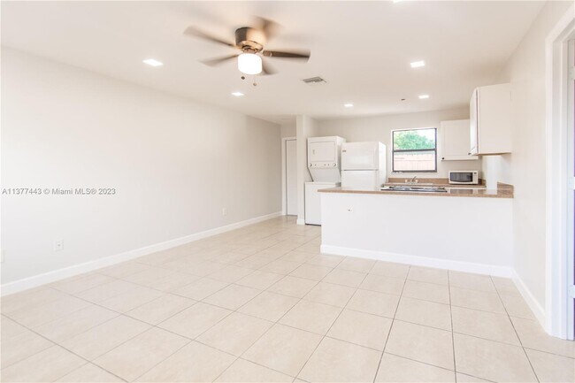 Building Photo - 1804 My Pl Ln