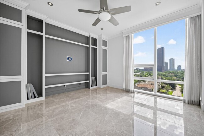 Building Photo - 5110 San Felipe St